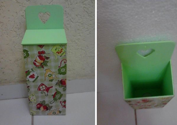 puxa saco forrado em tecido verde com chicaras